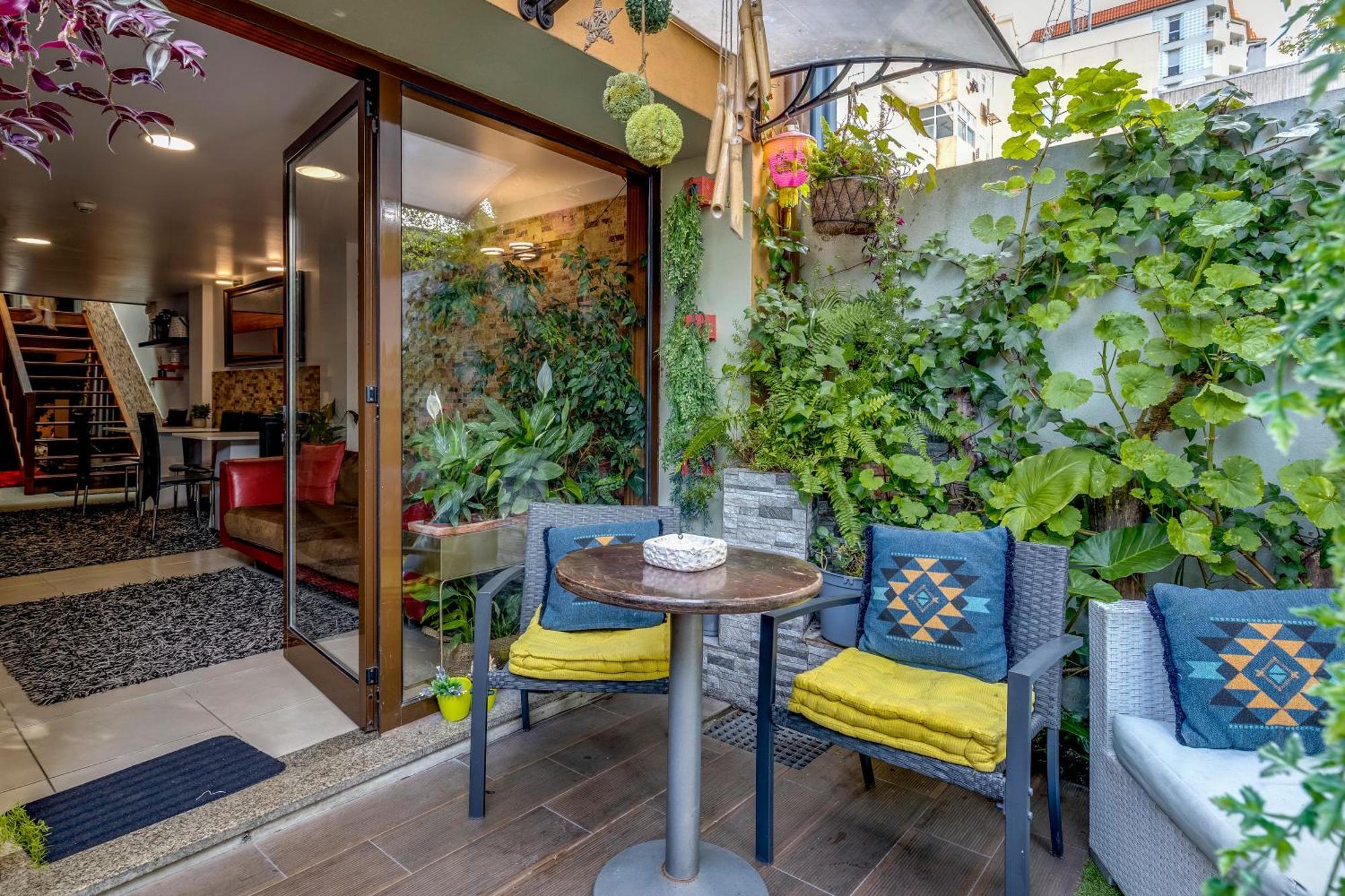 Garden In Town Hostal Oporto
